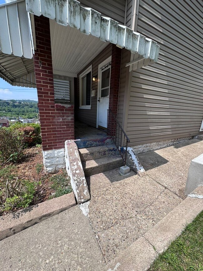 Building Photo - Fully Updated 3-Bed 1-Bath House w/ Covered Porch in Christy Park!!!
