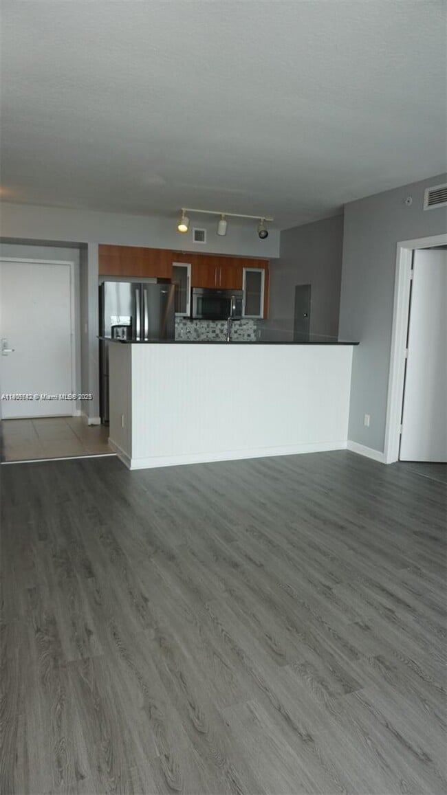 Building Photo - 325 S Biscayne Blvd