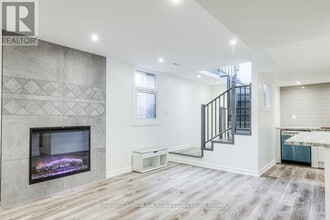 Building Photo - 562 Winette Rd