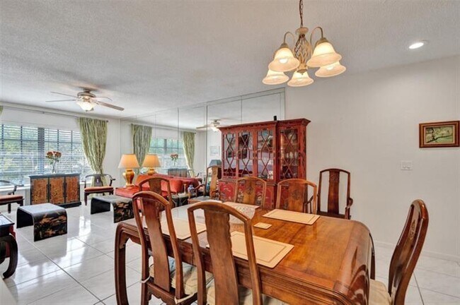 Foto del edificio - 6750 NE 21st Rd