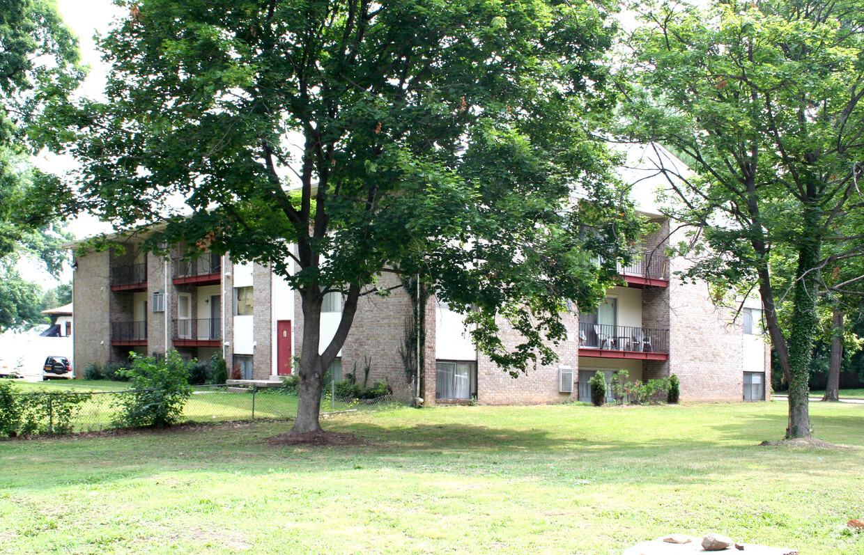 Primary Photo - Gwynn Oak Apartments