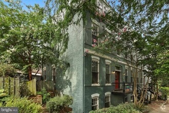 Building Photo - 1810 Ingleside Terrace NW