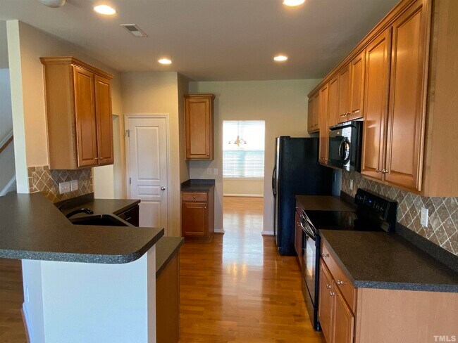 Building Photo - 234 Stobhill Ln