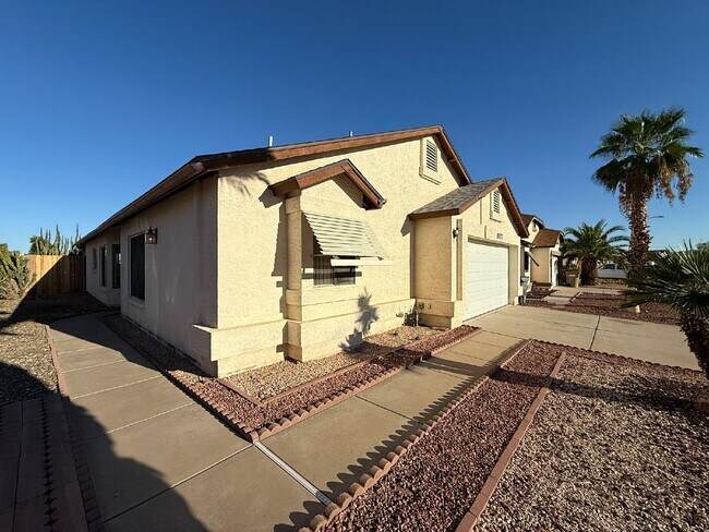 Foto del edificio - Charming 3BR Home on Golf Course with Scen...