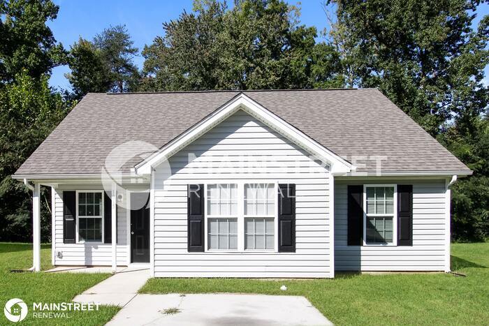 Primary Photo - 1815 Savannas Run Dr, Greensboro, NC 27405