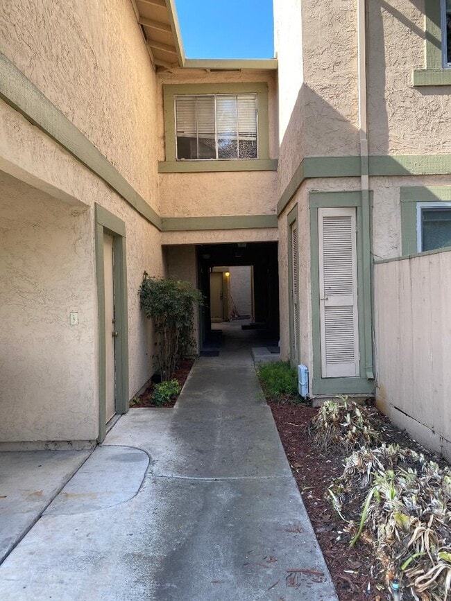 Building Photo - 46946 Lundy Terrace