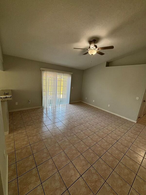 Foto del edificio - 4773 Robbins Ave