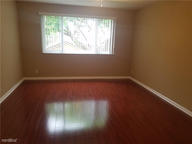 Building Photo - 3 br, 2.5 bath House - 12687 NW 56th Dr