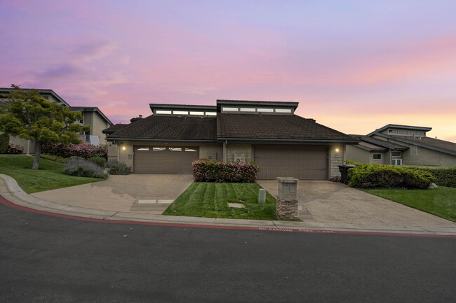 Building Photo - 6669 La Jolla Scenic Dr S
