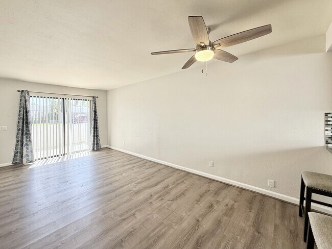 Foto del edificio - AVAILABLE NOW!! GORGEOUS 3 Bedroom 3 Bathroom Condo Rancho Mirage!!!