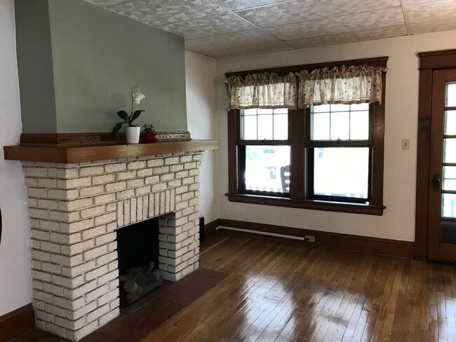 Building Photo - 1136 Cook Ave