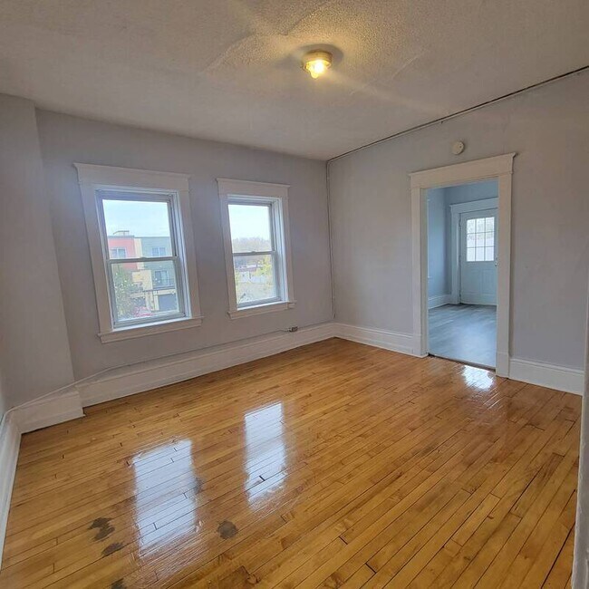 Foto del edificio - 597 Blair Ave