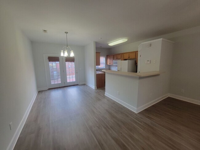 Foto del edificio - Spacious Townhome with Private Patio | Win...