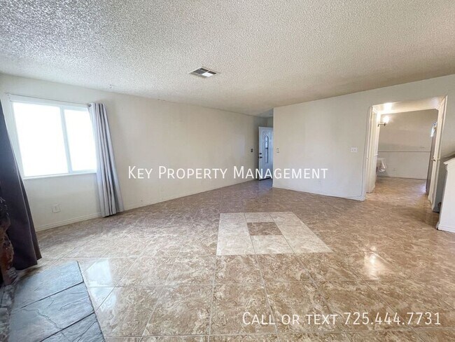 Foto del edificio - Charming 3-bedroom, 2.5-bathroom featuring...