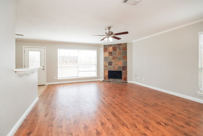 Building Photo - 3619 Windmill Village Dr