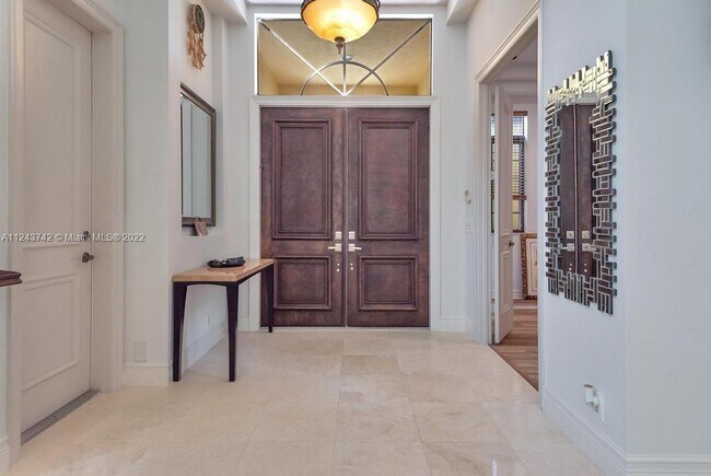Foto del edificio - 17931 Lake Azure Way