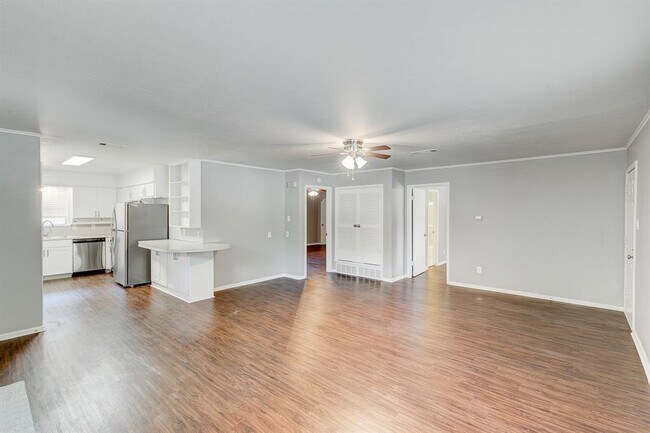 Building Photo - 2801 Forest Park Blvd