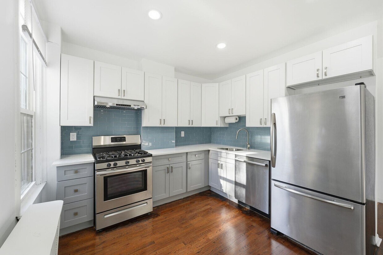 Primary Photo - 16 E 44th St