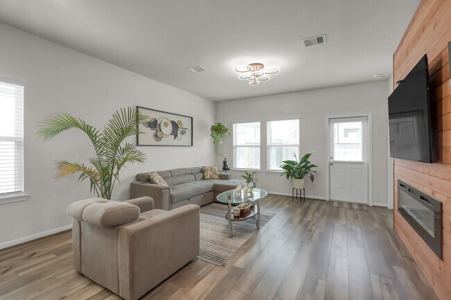 Foto del edificio - 8316 Bristlecone Pne Wy