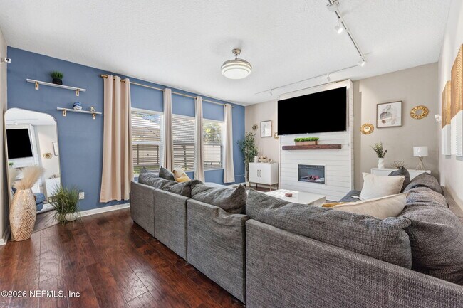 Foto del edificio - 16315 Hunters Hollow Trail
