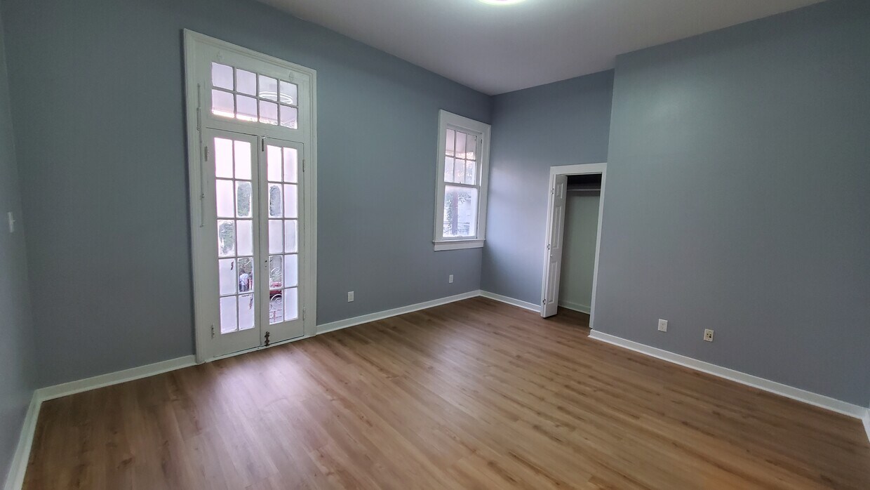 Front Bedroom - 2027 General Taylor St