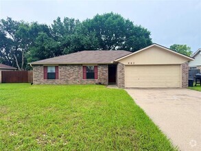 Building Photo - 662 Clover Ln