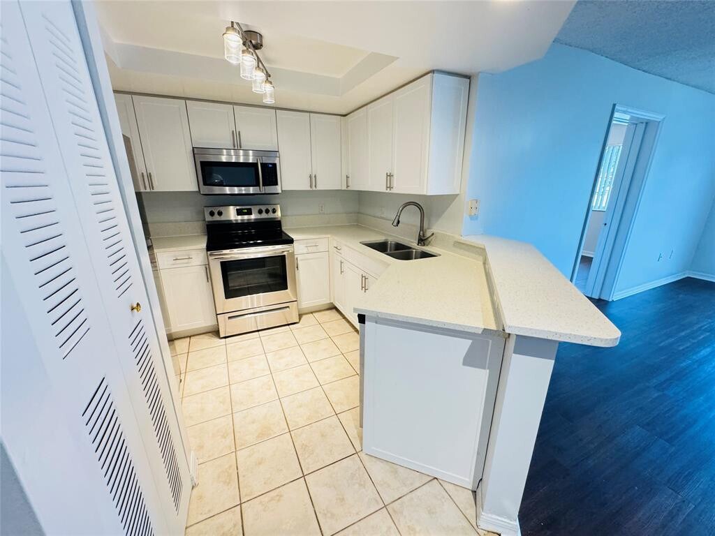 4187 N Haverhill Rd Unit 513, West Palm Beach, FL 33417 Condo for