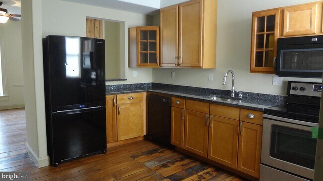 Foto del edificio - 767 Washington Blvd