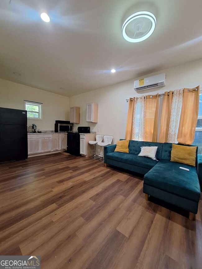 Building Photo - 1848 Herringbone Hollow