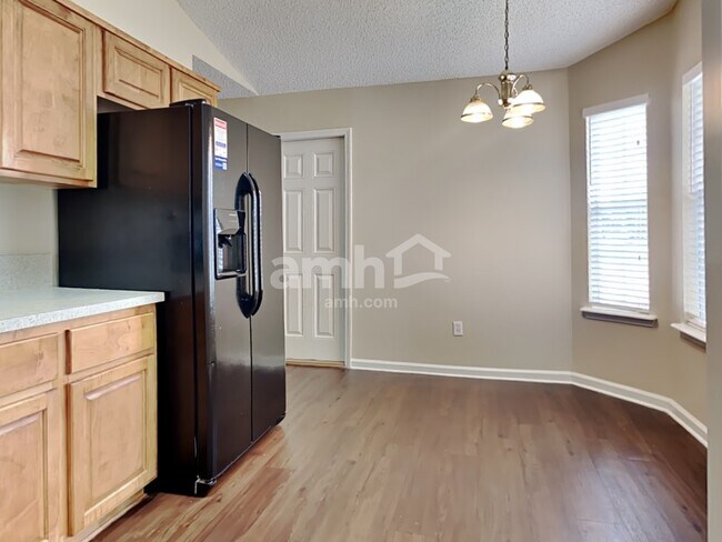 Building Photo - 1215 Summer Spring Dr