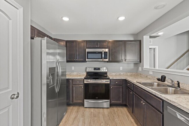 Foto del edificio - 253 Skaggs Blvd