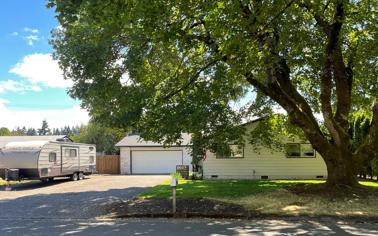 Primary Photo - 8607 NE Mason Dr