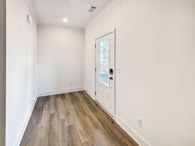 Foto del edificio - Brand New 4 BR/ 3.5 BA Home in Woodstock!