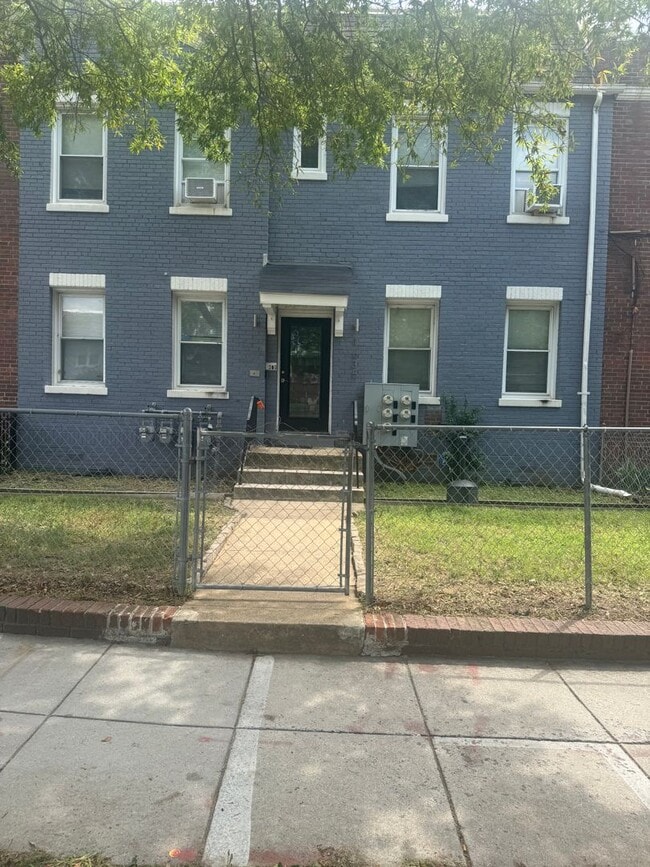 Building Photo - 1635 West Virginia Ave NE