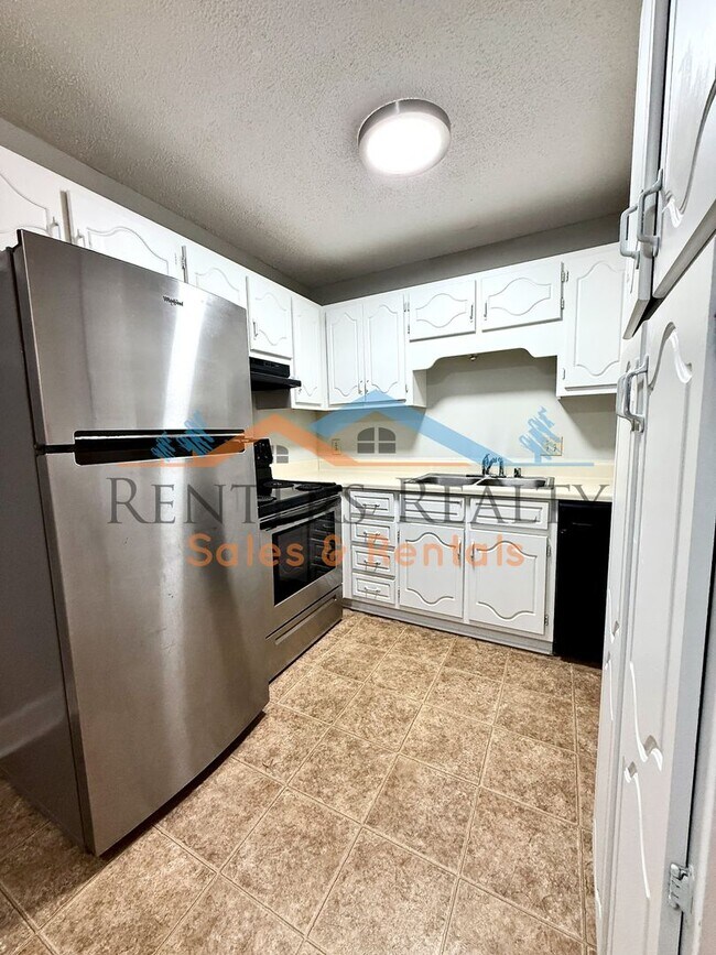 Foto del edificio - 2105 Epworth Dr NE
