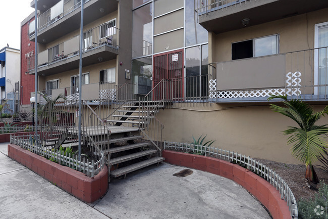 Building Photo - Silver Towers Apartments