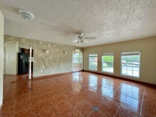 Building Photo - 2701 Willow Springs Rd