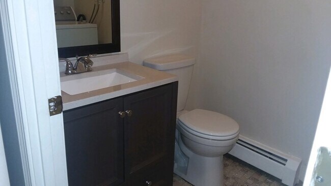 Building Photo - 945 Riverside Dr