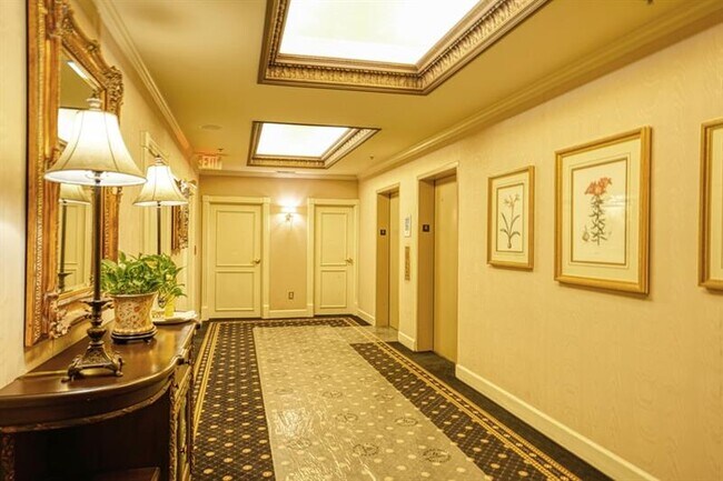 Foto del edificio - 2865 Lenox Rd NE