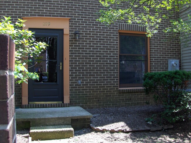 Building Photo - 1119 N Stafford St