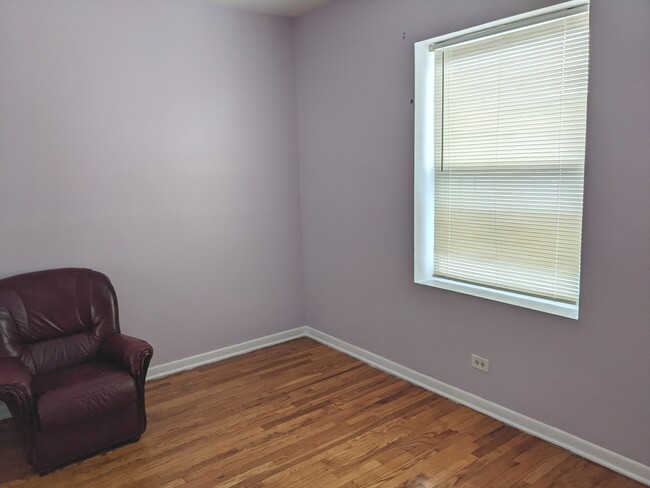 Building Photo - 4915 N Avers Ave