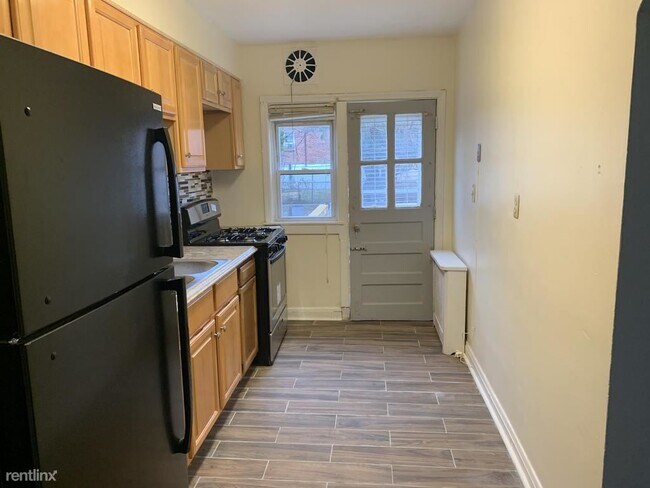 Foto del edificio - 3 br, 1.5 bath Townhome - 5351 Gist Ave