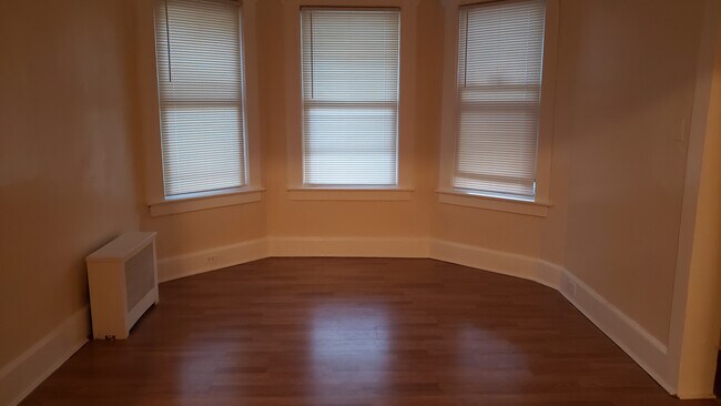 Building Photo - 84 Mapes Ave