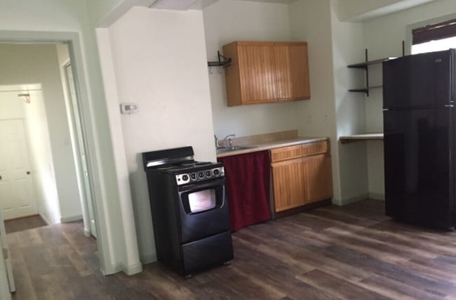 Building Photo - 634 E 7th Ave