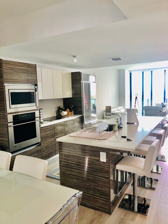 Foto del edificio - 460 NE 28th St