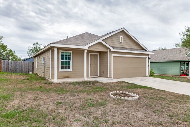 Foto del edificio - GREAT 3-BEDROOM SINGLE STORY HOME IN VISTA POINT