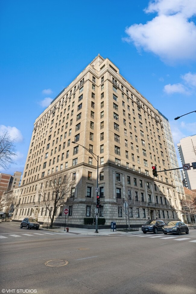 Building Photo - 3100 N Sheridan Rd