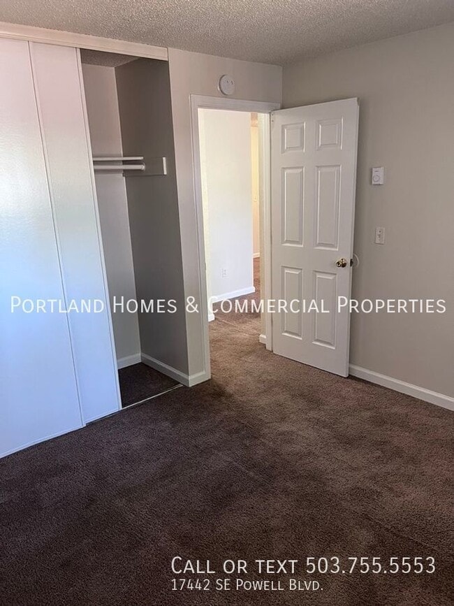 Building Photo - 2 bedroom, 1 bathroom