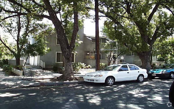 Primary Photo - Oakland Gardens Apartments