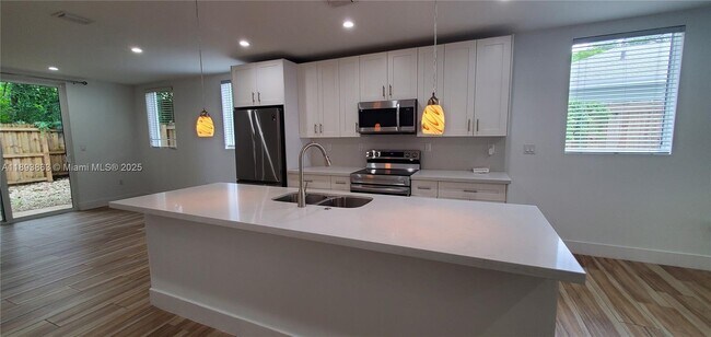 Foto del edificio - 3620 Thomas Ave